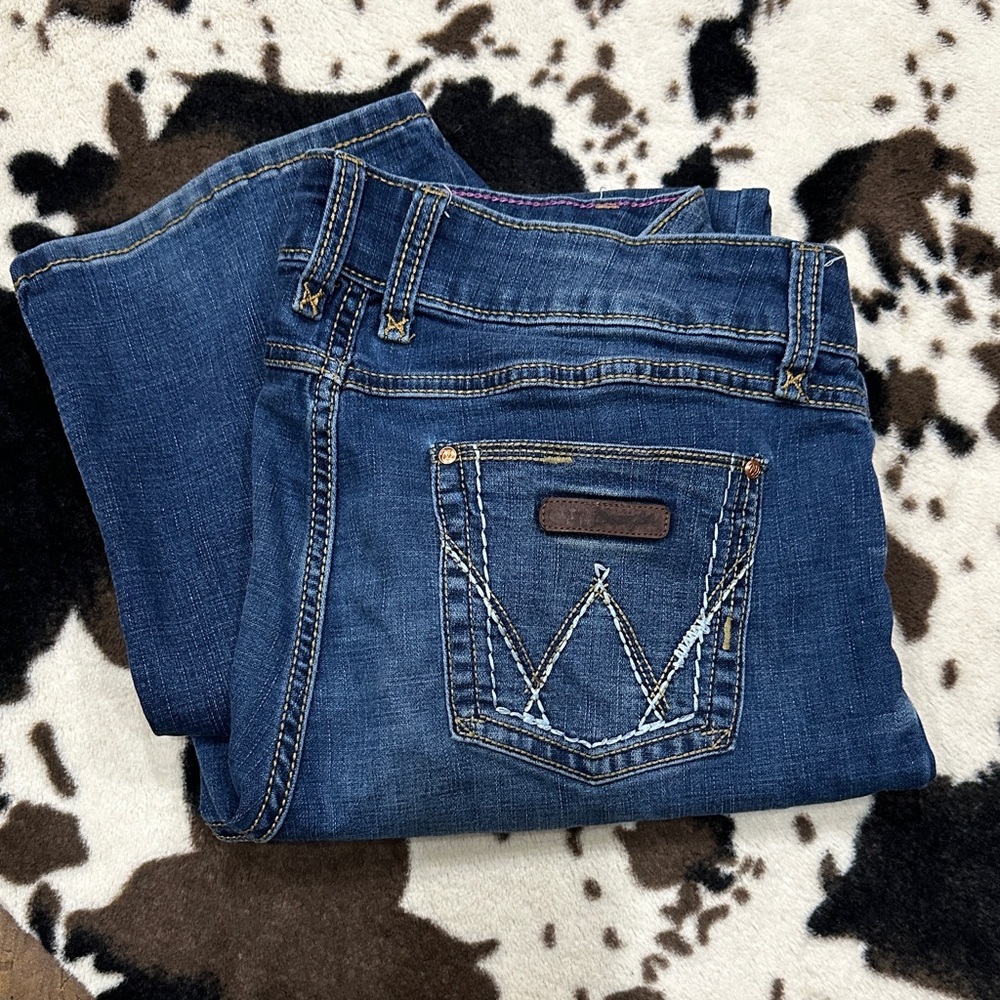Women’s boot cut wrangler jeans 
Size 15x34